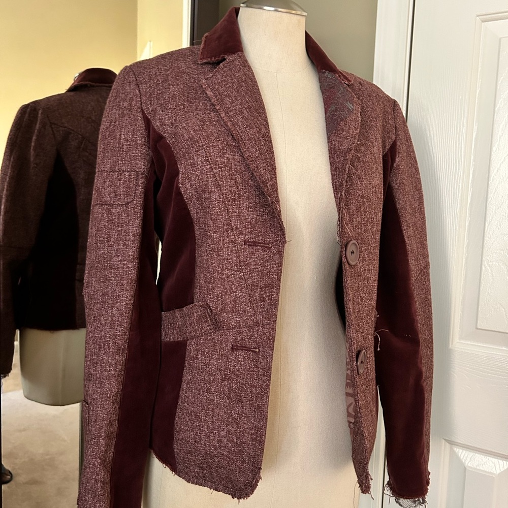Blazer - Picture 2 of 7